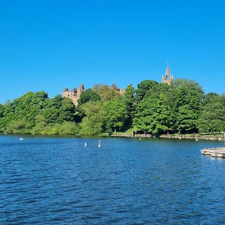 Stylish Home In Linlithgow With Free Parking Exterior photo