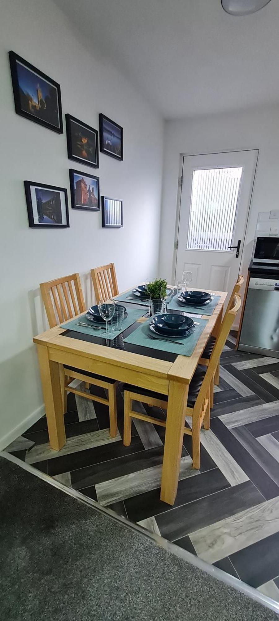 Stylish Home In Linlithgow With Free Parking Exterior photo