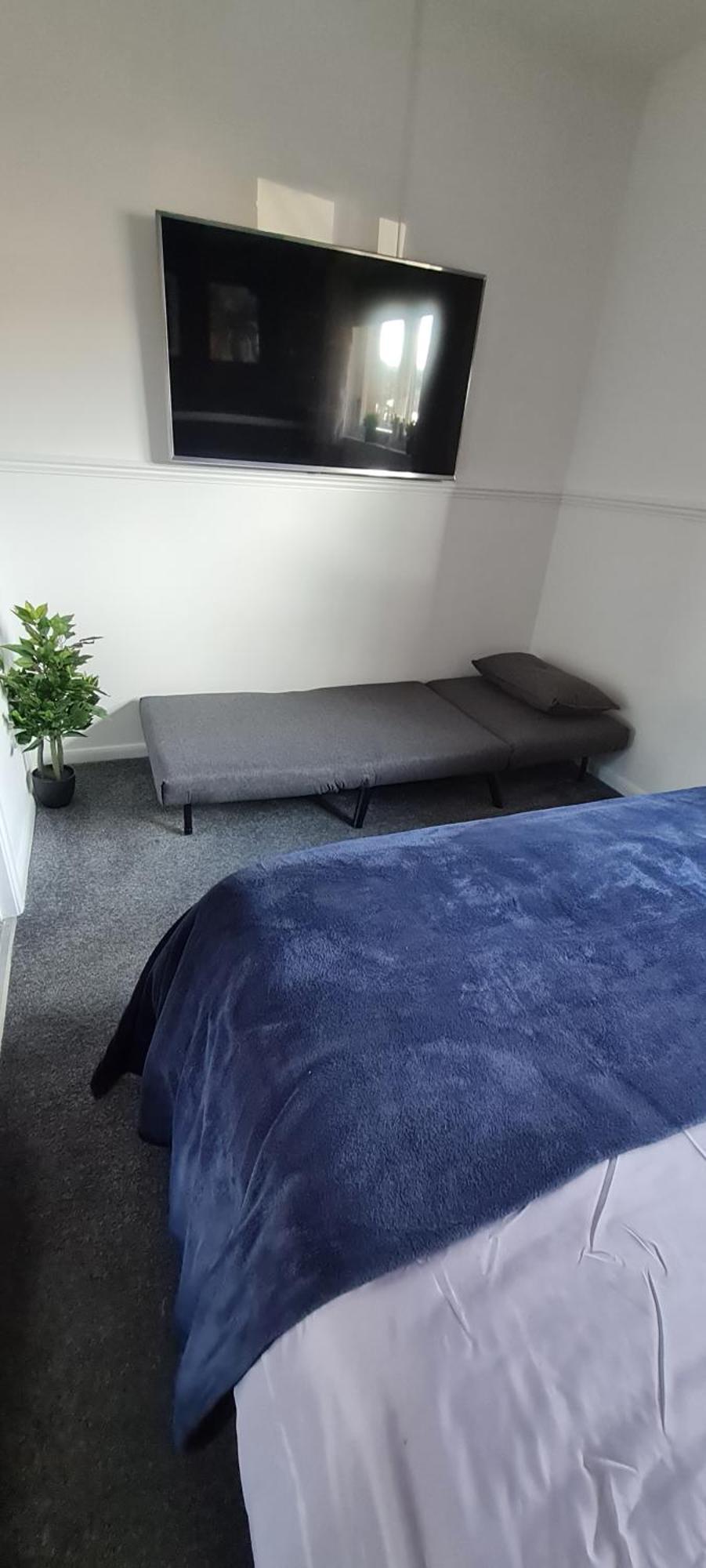 Stylish Home In Linlithgow With Free Parking Exterior photo