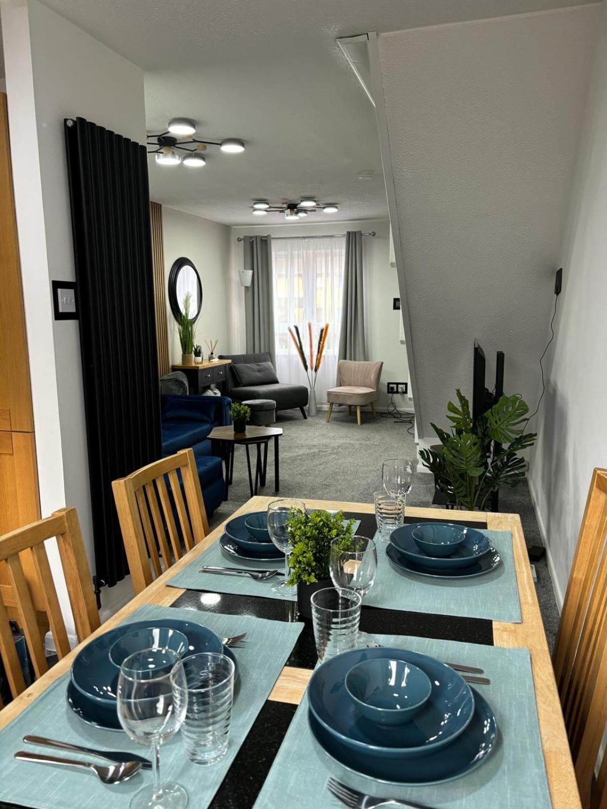 Stylish Home In Linlithgow With Free Parking Exterior photo