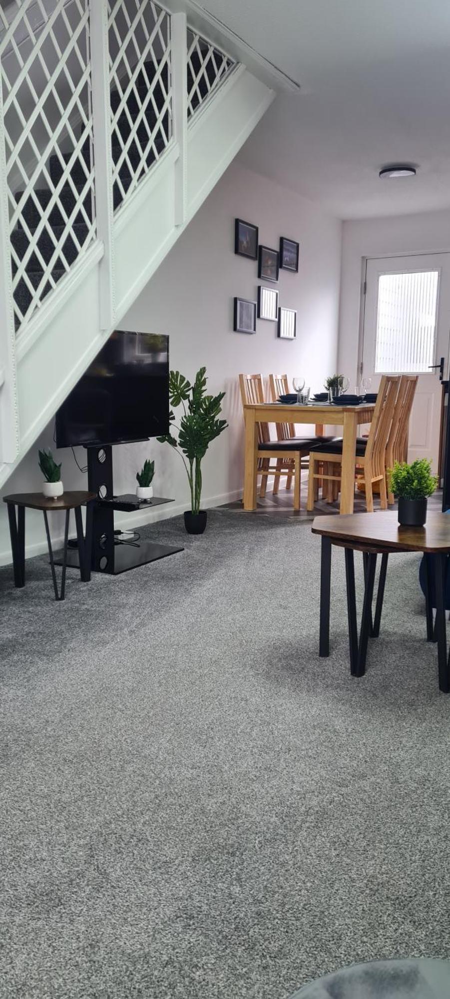 Stylish Home In Linlithgow With Free Parking Exterior photo